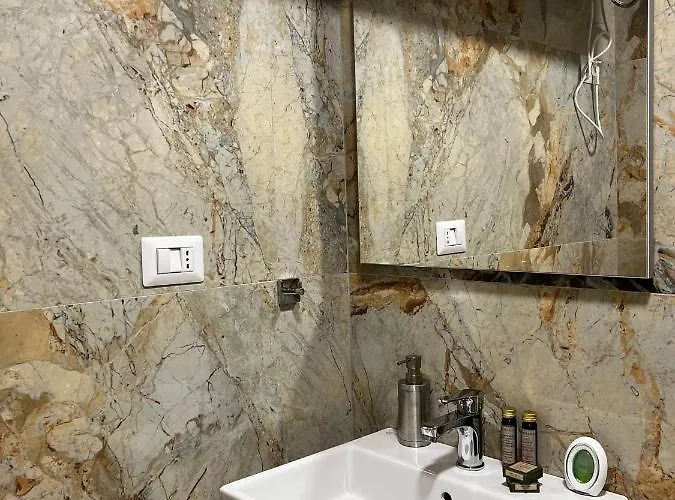 לינה וארוחת בוקר Condesa 3*