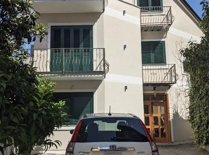 Condesa 住宿加早餐酒店 地拉那